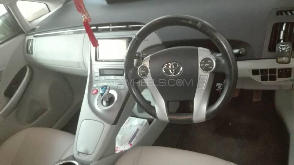 Toyota Prius 2014 for Sale in Nowshera Image-1