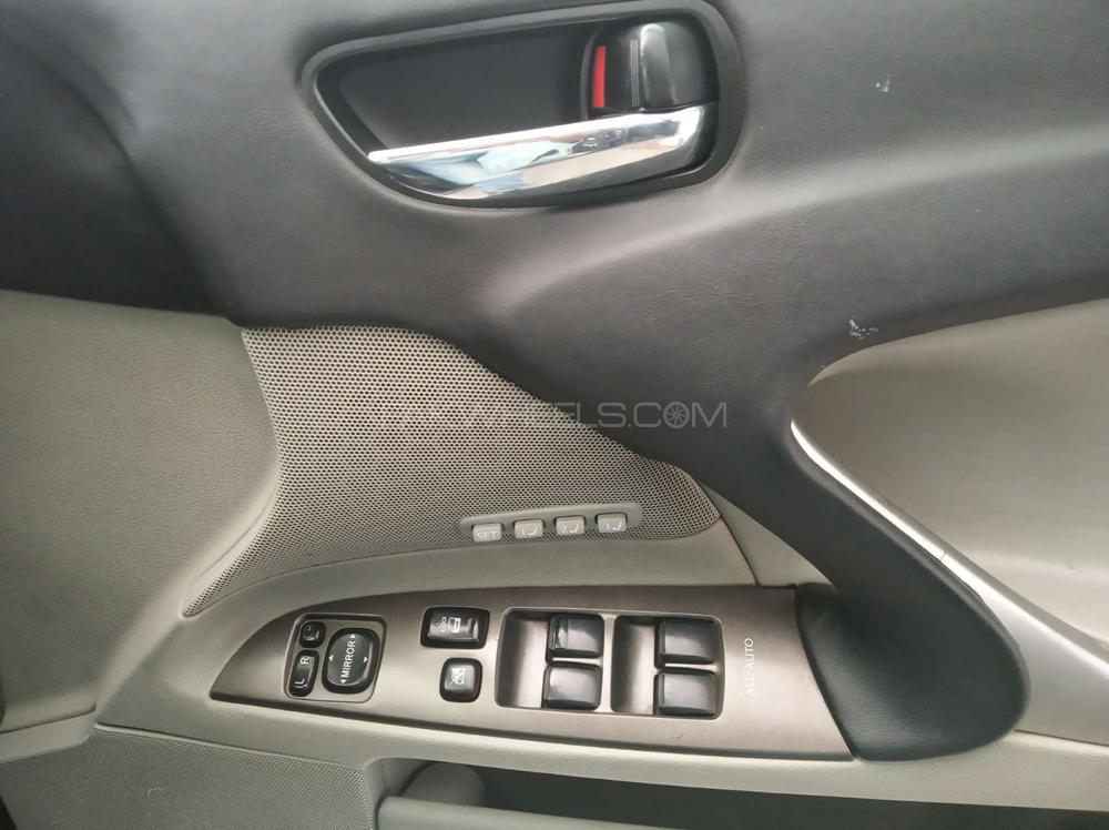 Lexus IS 2005 for Sale in Karachi Lexus IS 2005 for Sale in Karachi Image-8