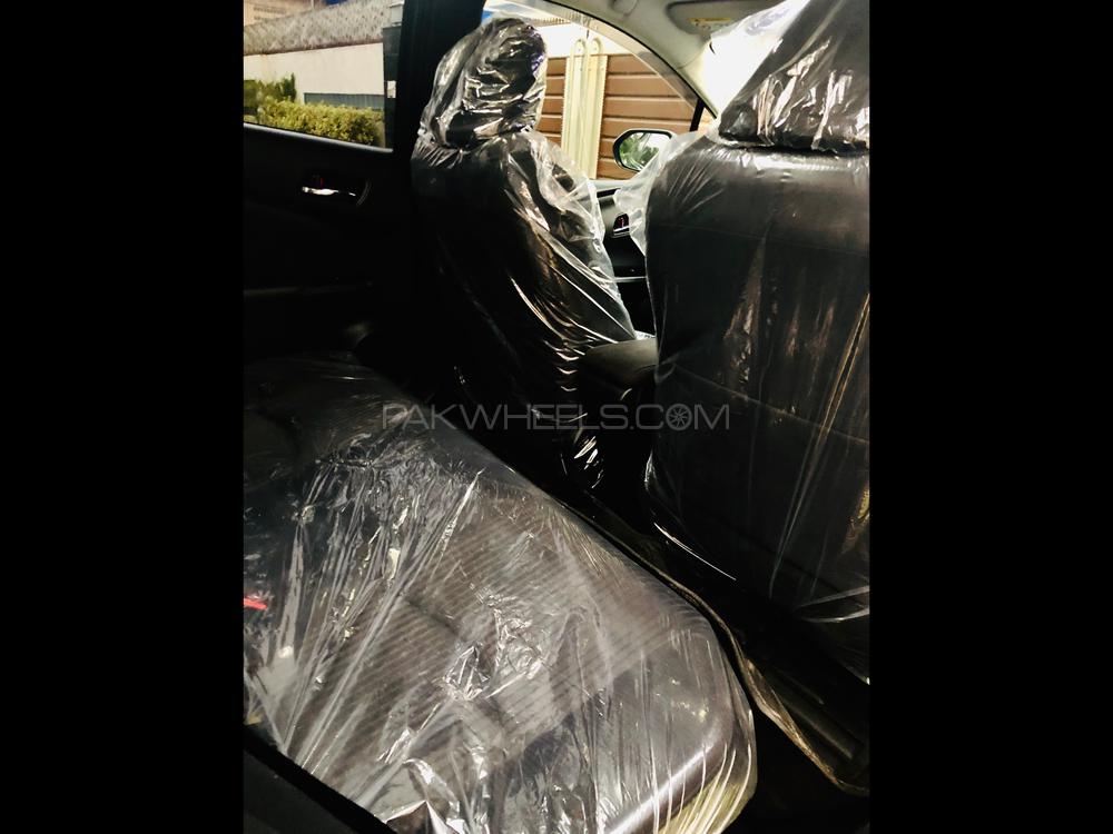 Toyota Prius 2016 for Sale in Lahore Toyota Prius 2016 for Sale in Lahore Image-16