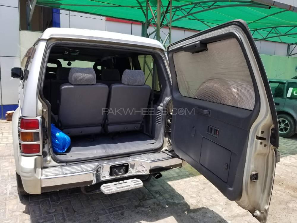 Mitsubishi Pajero 1995 for Sale in Lahore Mitsubishi Pajero 1995 for Sale in Lahore Image-8