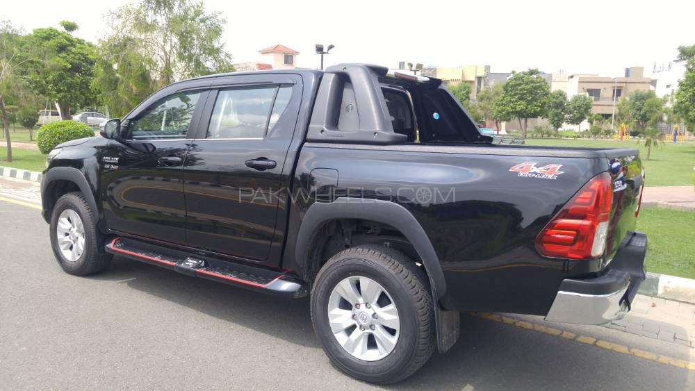 Toyota Hilux 2019 for Sale in Lahore Toyota Hilux 2019 for Sale in Lahore Image-5