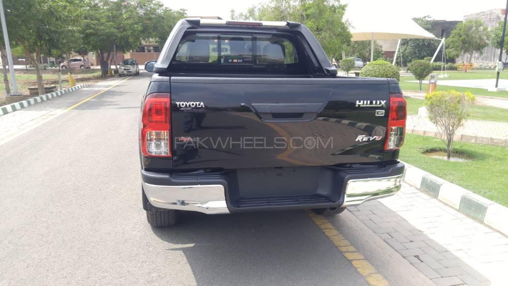 Toyota Hilux 2019 for Sale in Lahore Toyota Hilux 2019 for Sale in Lahore Image-6