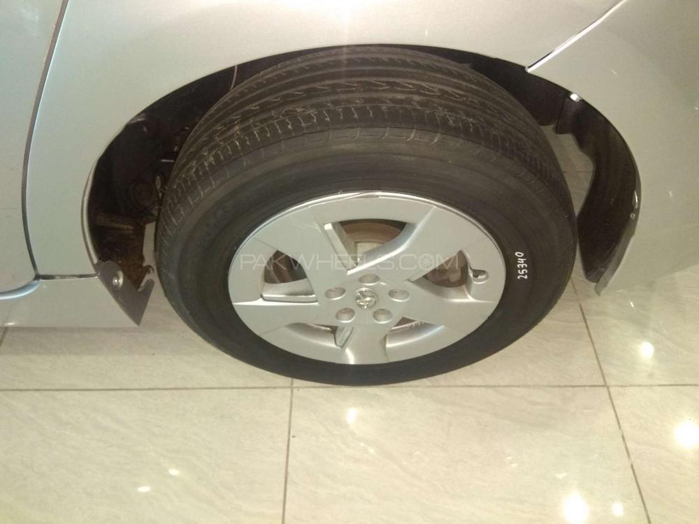 Toyota Prius 2010 for Sale in Karachi Toyota Prius 2010 for Sale in Karachi Image-11