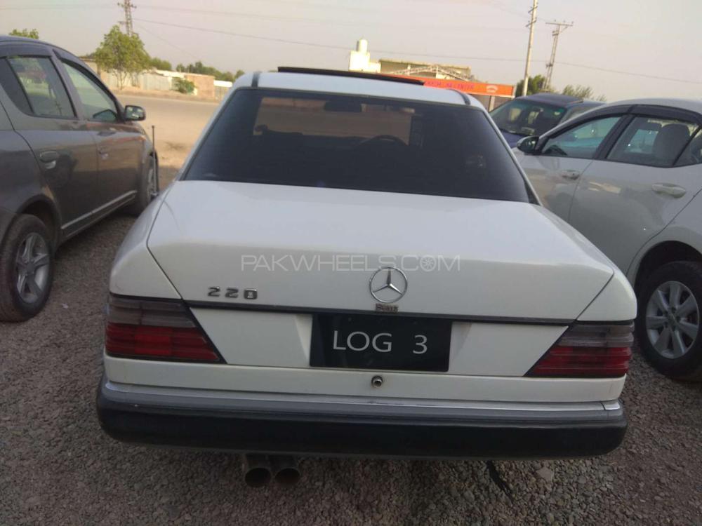 Mercedes Benz E Class 1990 for Sale in Peshawar Mercedes Benz E Class 1990 for Sale in Peshawar Image-2