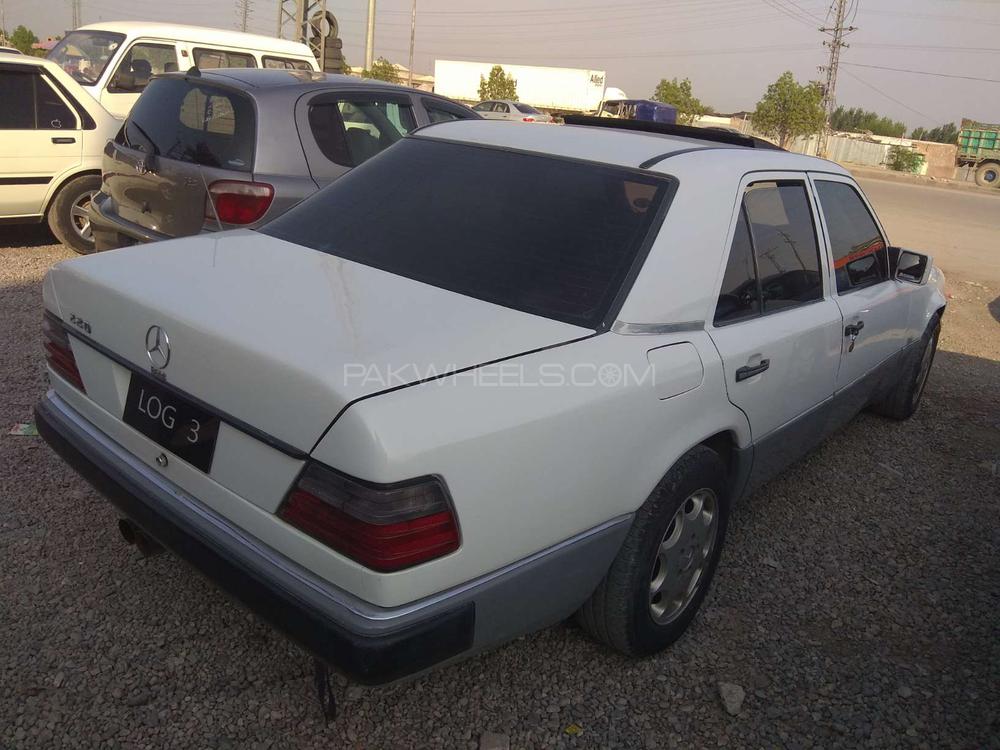 Mercedes Benz E Class 1990 for Sale in Peshawar Mercedes Benz E Class 1990 for Sale in Peshawar Image-4