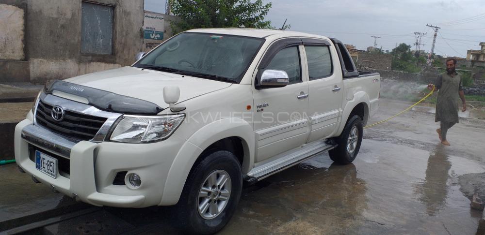 Toyota Hilux 2013 for Sale in Mirpur A.K. Image-1