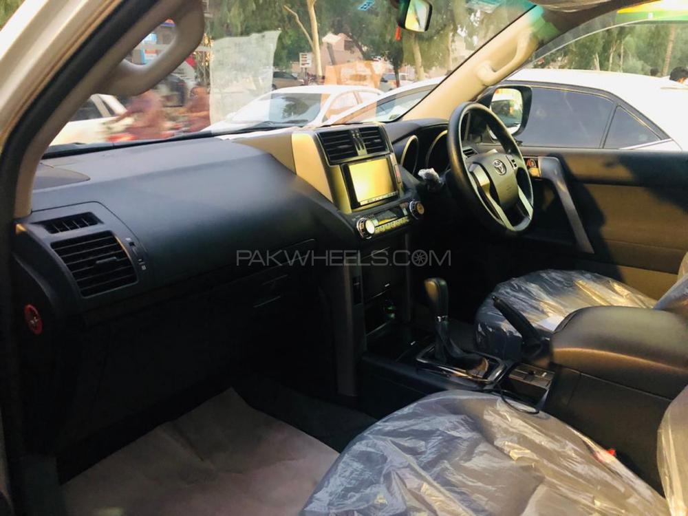 Toyota Prado 2010 for Sale in Karachi Toyota Prado 2010 for Sale in Karachi Image-11