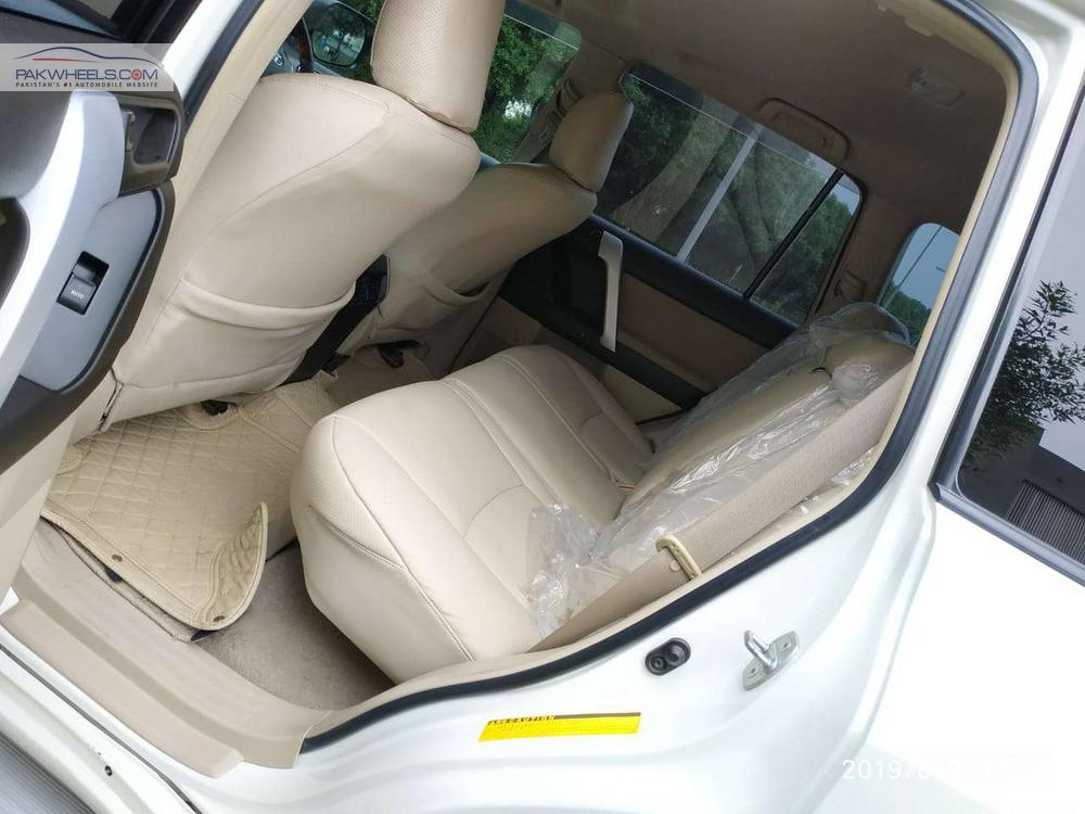 Toyota Prado 2011 for Sale in Lahore Toyota Prado 2011 for Sale in Lahore Image-9