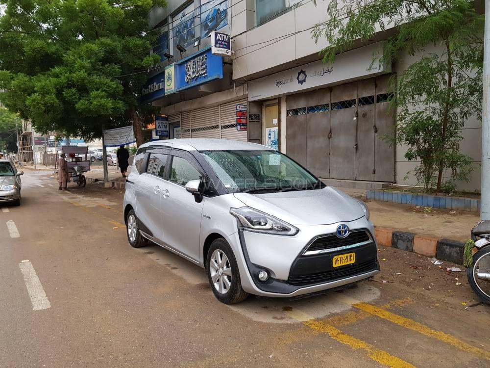 Toyota Sienta 2015 for Sale in Karachi Toyota Sienta 2015 for Sale in Karachi Image-3