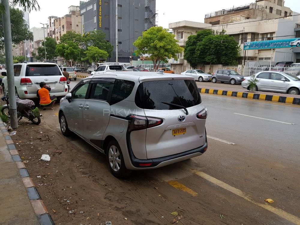 Toyota Sienta 2015 for Sale in Karachi Toyota Sienta 2015 for Sale in Karachi Image-7