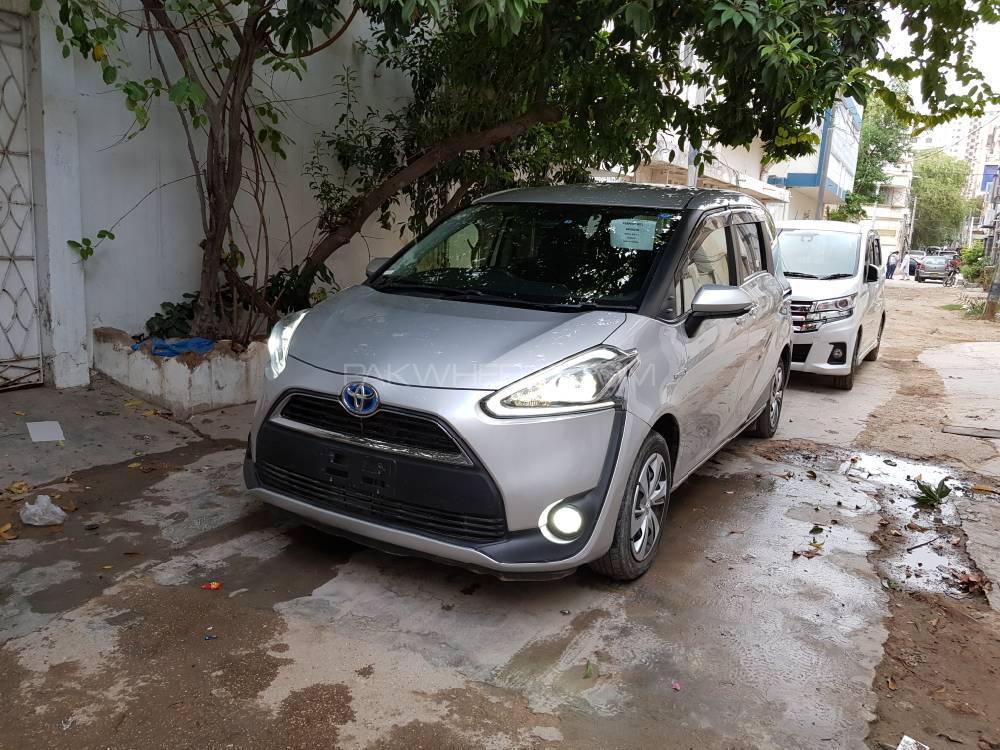 Toyota Sienta 2015 for Sale in Karachi Toyota Sienta 2015 for Sale in Karachi Image-10