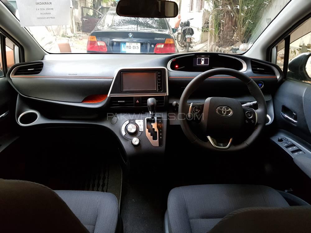 Toyota Sienta 2015 for Sale in Karachi Toyota Sienta 2015 for Sale in Karachi Image-13