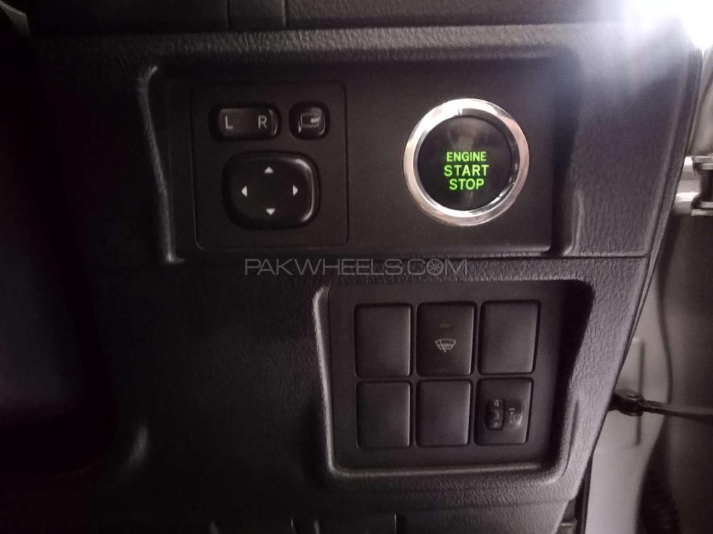 Toyota Prado 2010 for Sale in Lahore Toyota Prado 2010 for Sale in Lahore Image-9