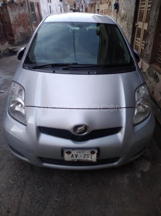 Toyota Vitz 2010 for Sale in Chakwal Image-1
