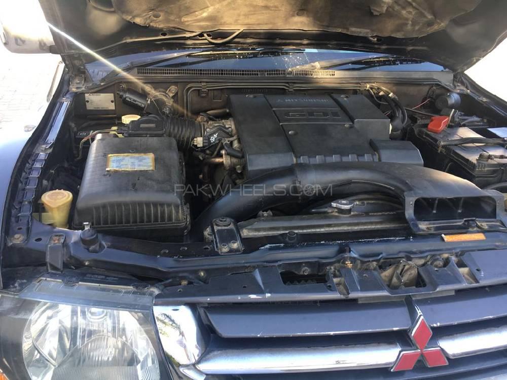 Mitsubishi Pajero 2001 for Sale in Sargodha Mitsubishi Pajero 2001 for Sale in Sargodha Image-5