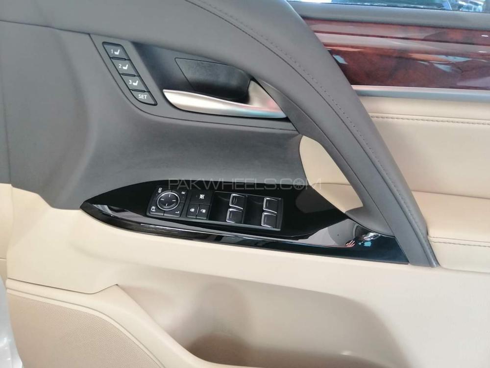 لیکزس ایل ایکس سیریز 2016 for Sale in کراچی لیکزس ایل ایکس سیریز 2016 for Sale in کراچی Image-19