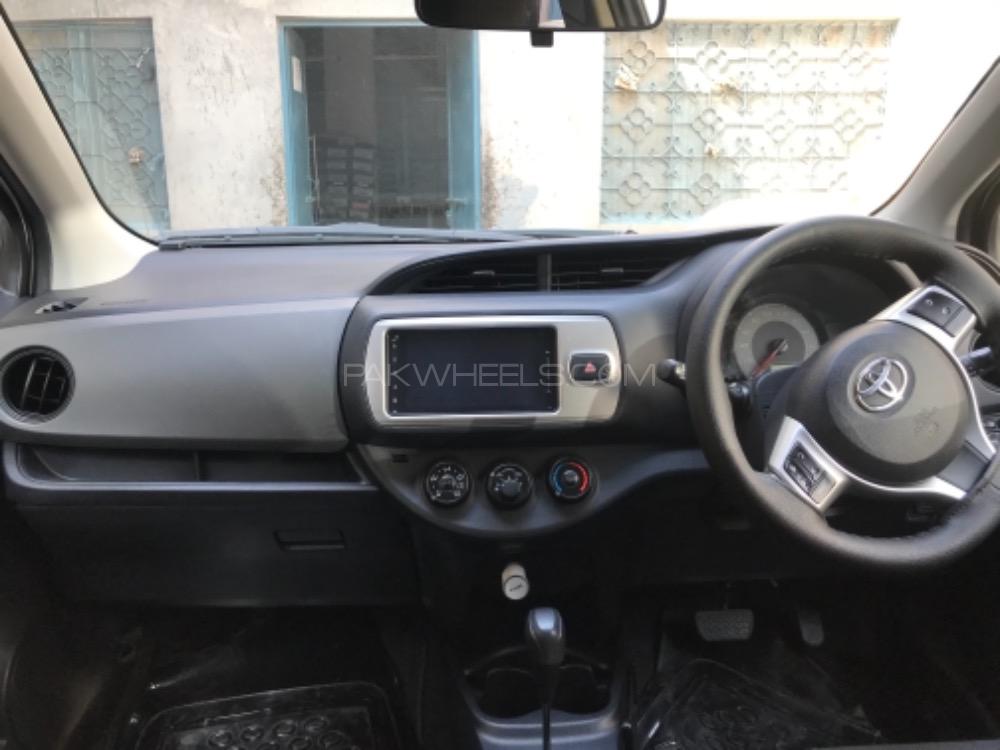 Toyota Vitz 2014 for Sale in Multan Toyota Vitz 2014 for Sale in Multan Image-10