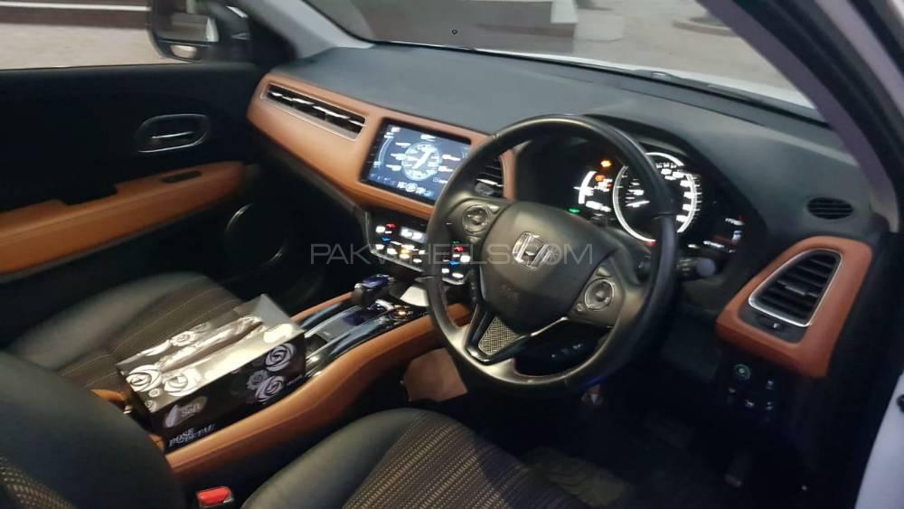 Honda Vezel 2017 for Sale in Islamabad Honda Vezel 2017 for Sale in Islamabad Image-9