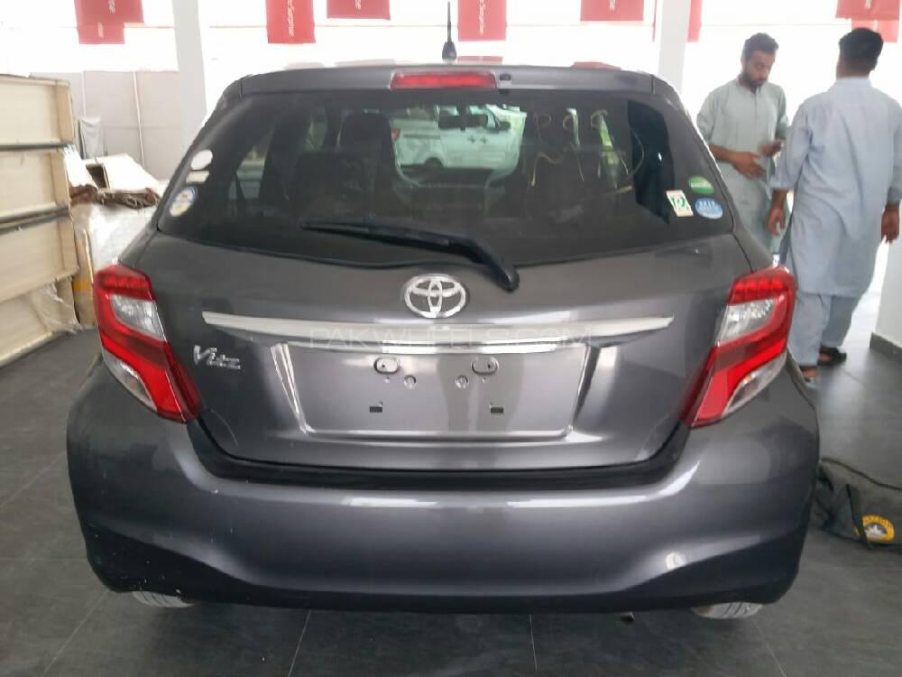 Toyota Vitz 2015 for Sale in Sahiwal Image-1
