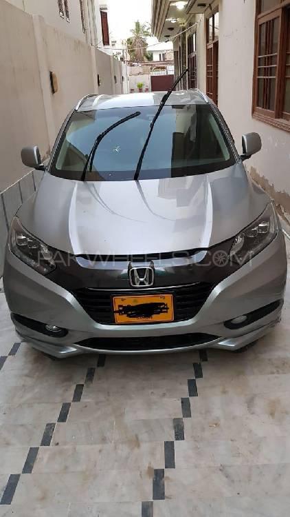 Honda Vezel 2014 for Sale in Karachi Image-1