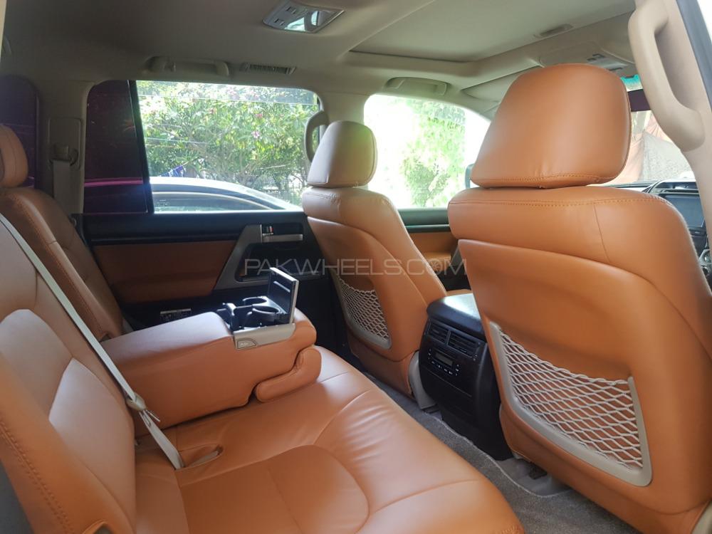 Toyota Land Cruiser 2010 for Sale in Sialkot Toyota Land Cruiser 2010 for Sale in Sialkot Image-12