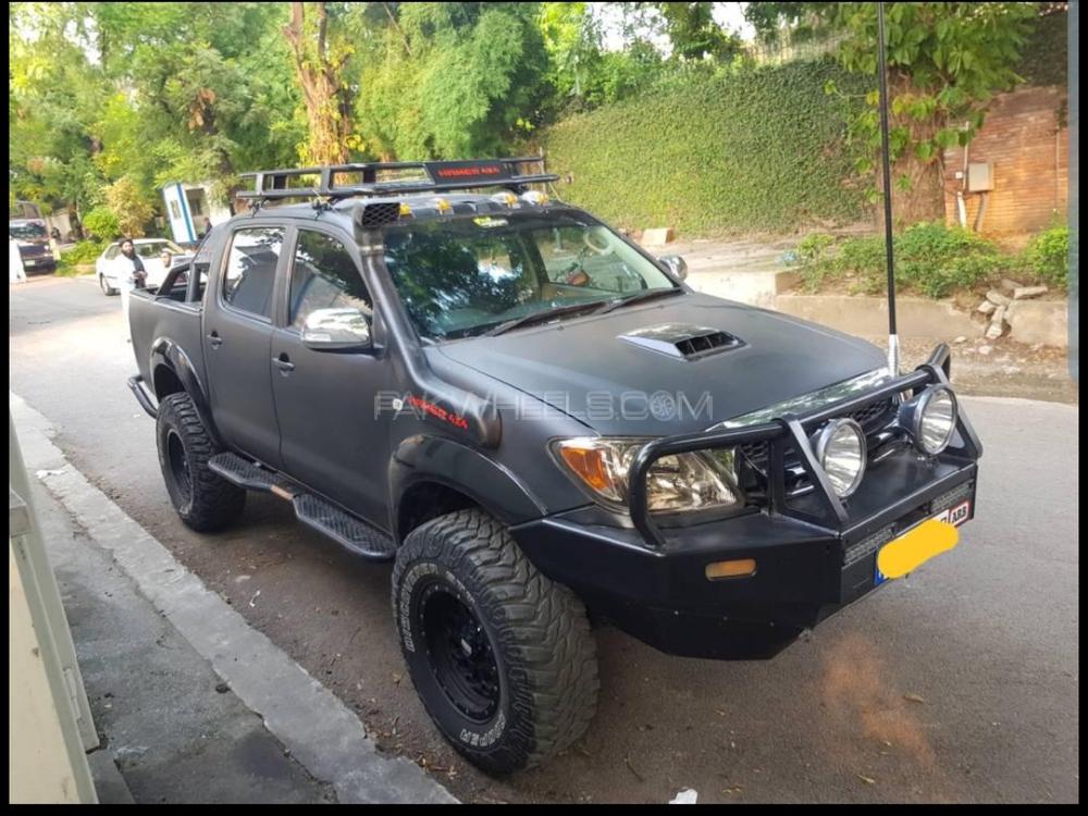 Toyota Hilux 2005 for Sale in Peshawar Image-1
