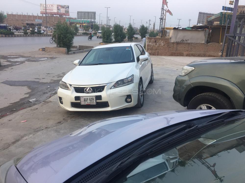 Lexus CT200h 2011 for Sale in Peshawar Lexus CT200h 2011 for Sale in Peshawar Image-4