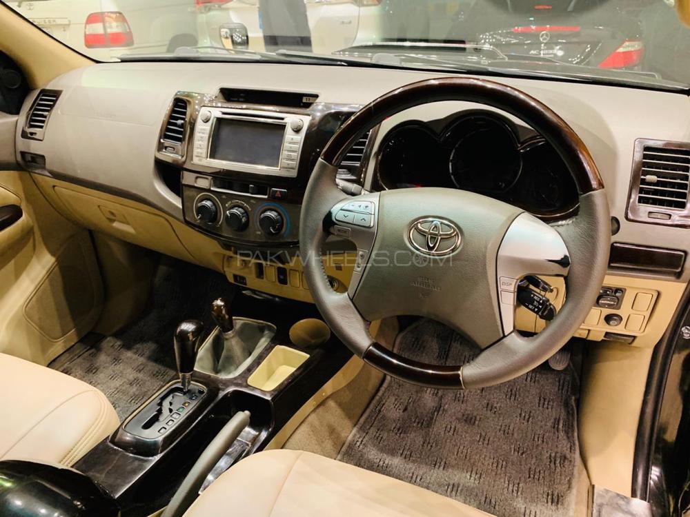 Toyota Hilux 2012 for Sale in Lahore Toyota Hilux 2012 for Sale in Lahore Image-9