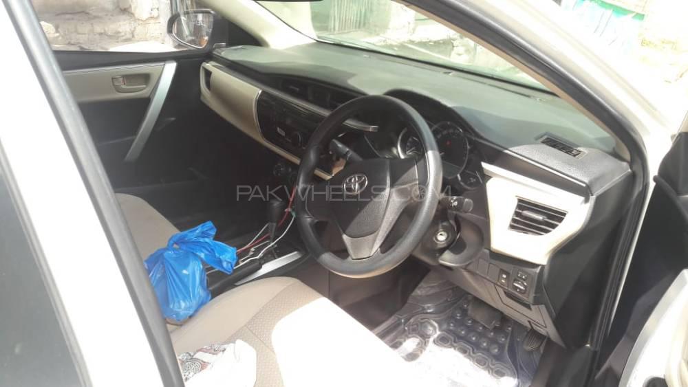 Toyota Corolla 2015 for Sale in Peshawar Toyota Corolla 2015 for Sale in Peshawar Image-6