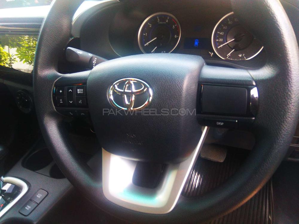 Toyota Hilux 2018 for Sale in Lahore Toyota Hilux 2018 for Sale in Lahore Image-8