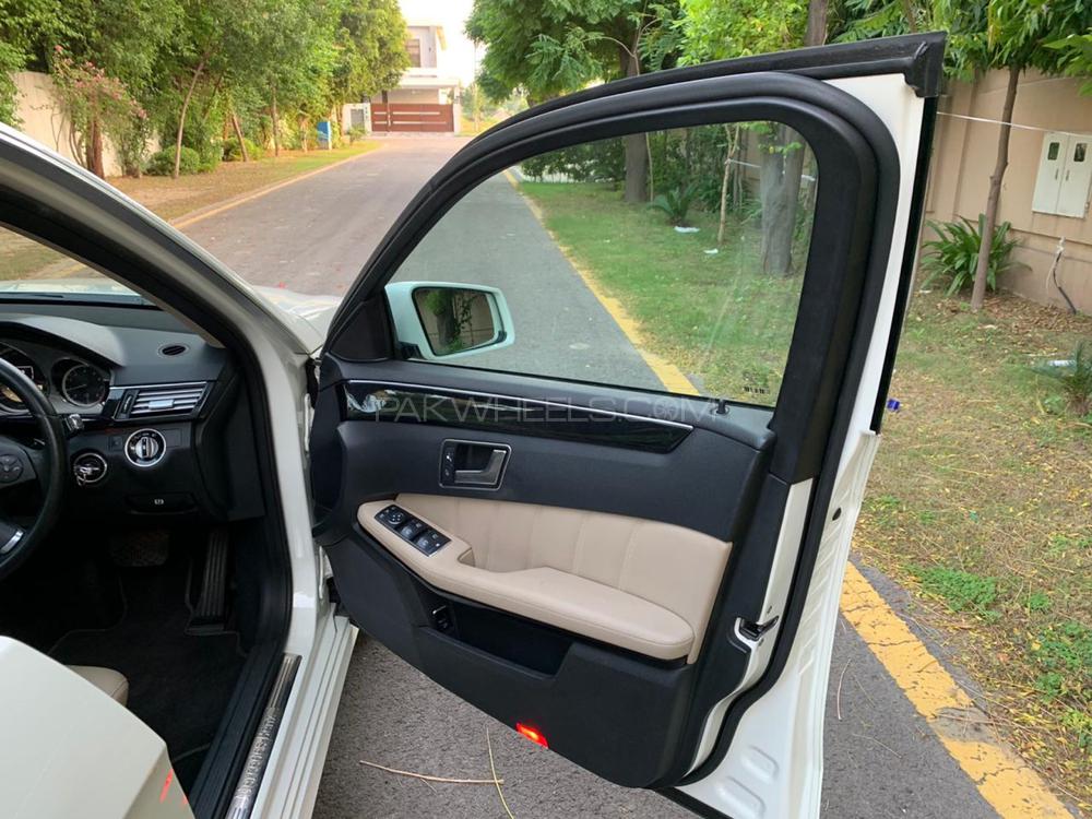 Mercedes Benz E Class 2012 for Sale in Lahore Mercedes Benz E Class 2012 for Sale in Lahore Image-8
