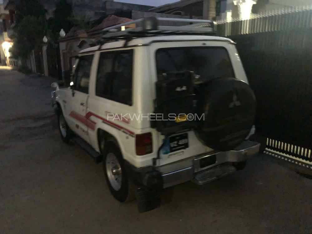 Mitsubishi Pajero 1986 for Sale in Sialkot Mitsubishi Pajero 1986 for Sale in Sialkot Image-9