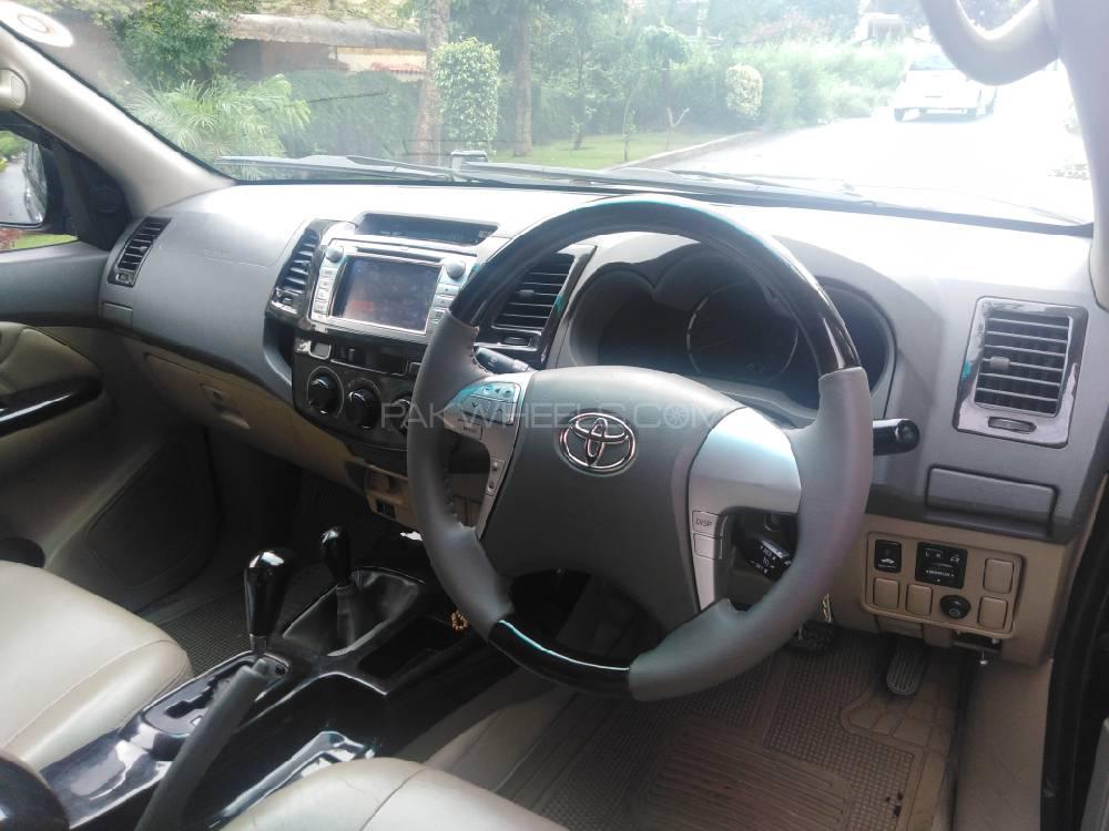 Toyota Hilux 2013 for Sale in Islamabad Toyota Hilux 2013 for Sale in Islamabad Image-11