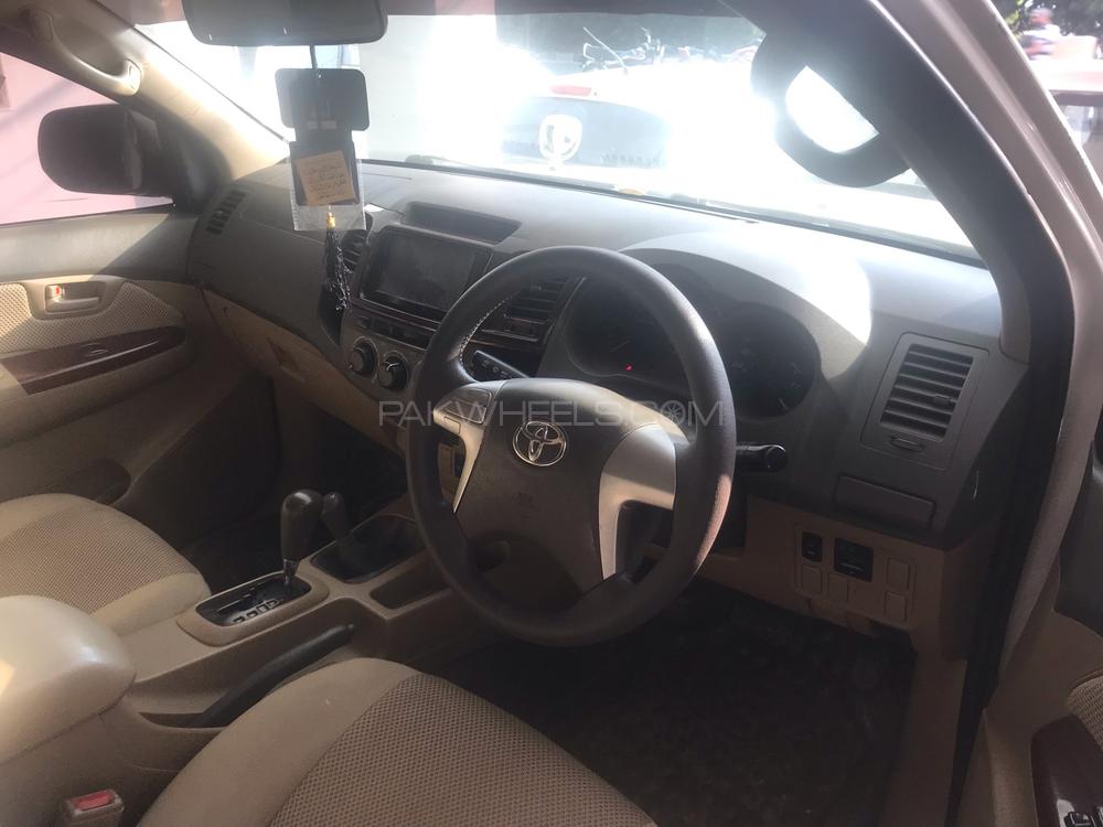 Toyota Hilux 2013 for Sale in Lahore Toyota Hilux 2013 for Sale in Lahore Image-3