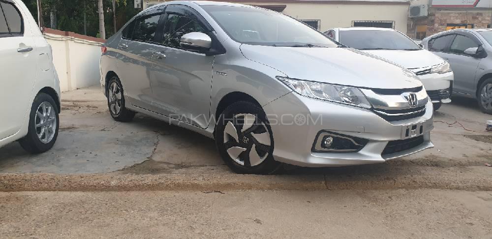 Honda Grace Hybrid 2015 for Sale in Karachi Honda Grace Hybrid 2015 for Sale in Karachi Image-3