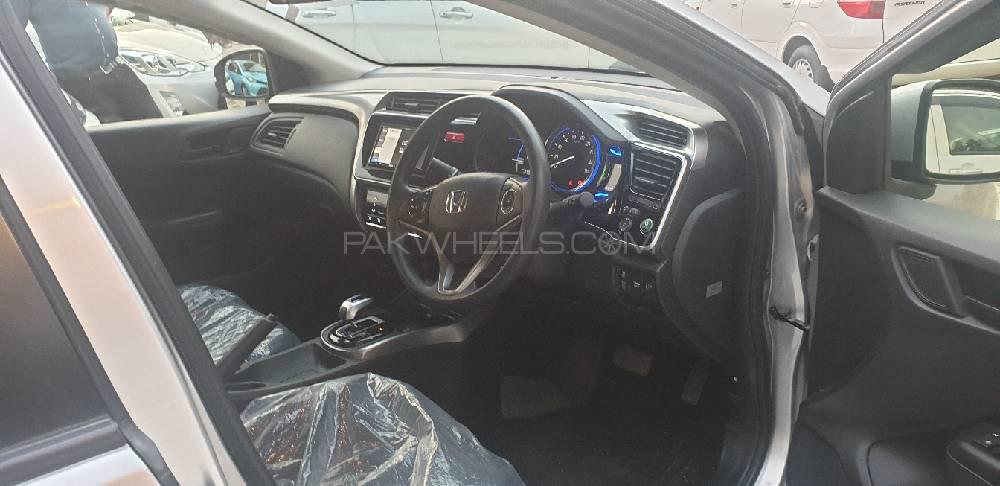 Honda Grace Hybrid 2015 for Sale in Karachi Honda Grace Hybrid 2015 for Sale in Karachi Image-7