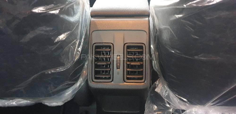 Honda Grace Hybrid 2015 for Sale in Karachi Honda Grace Hybrid 2015 for Sale in Karachi Image-12