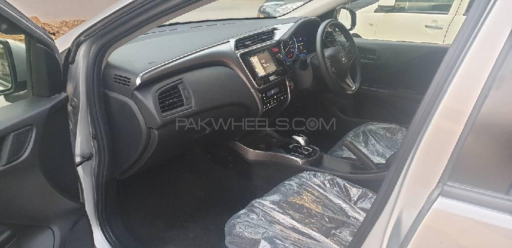 Honda Grace Hybrid 2015 for Sale in Karachi Honda Grace Hybrid 2015 for Sale in Karachi Image-16