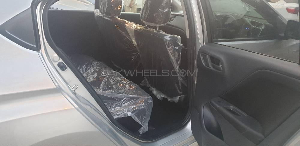 Honda Grace Hybrid 2015 for Sale in Karachi Honda Grace Hybrid 2015 for Sale in Karachi Image-14