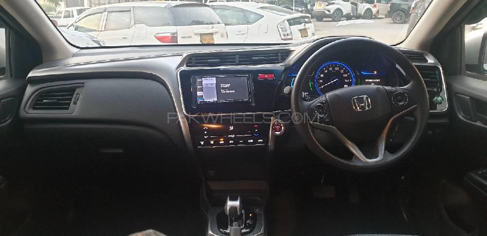 Honda Grace Hybrid 2015 for Sale in Karachi Honda Grace Hybrid 2015 for Sale in Karachi Image-13
