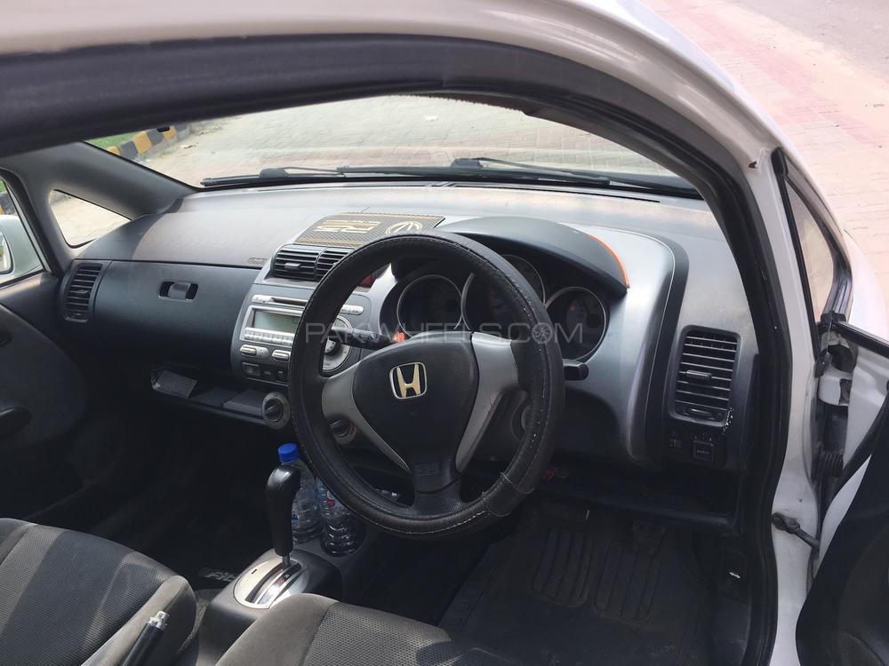 Honda Fit 2007 for Sale in Gujranwala Honda Fit 2007 for Sale in Gujranwala Image-8