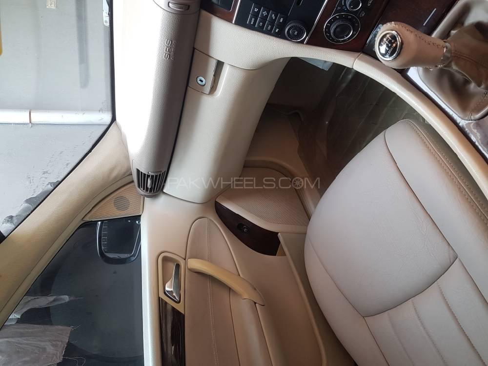 Mercedes Benz C Class 2005 for Sale in Lahore Mercedes Benz C Class 2005 for Sale in Lahore Image-6