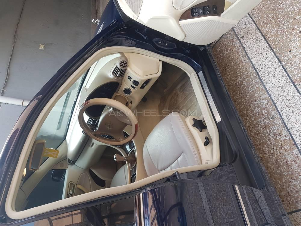 Mercedes Benz C Class 2005 for Sale in Lahore Mercedes Benz C Class 2005 for Sale in Lahore Image-9