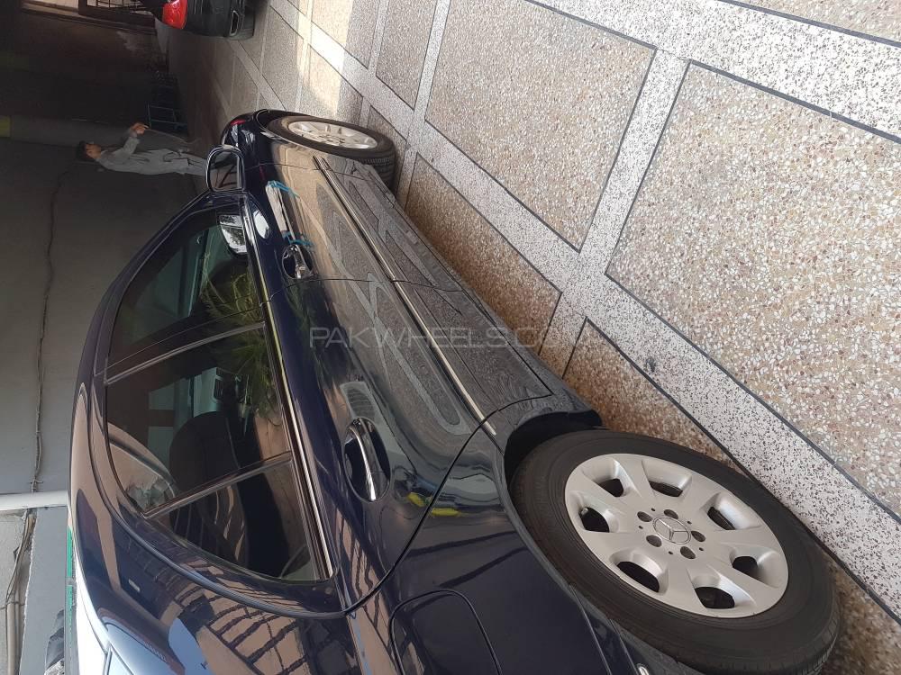Mercedes Benz C Class 2005 for Sale in Lahore Mercedes Benz C Class 2005 for Sale in Lahore Image-12