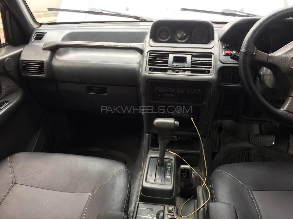 Mitsubishi Pajero 1993 for Sale in Lahore Mitsubishi Pajero 1993 for Sale in Lahore Image-2