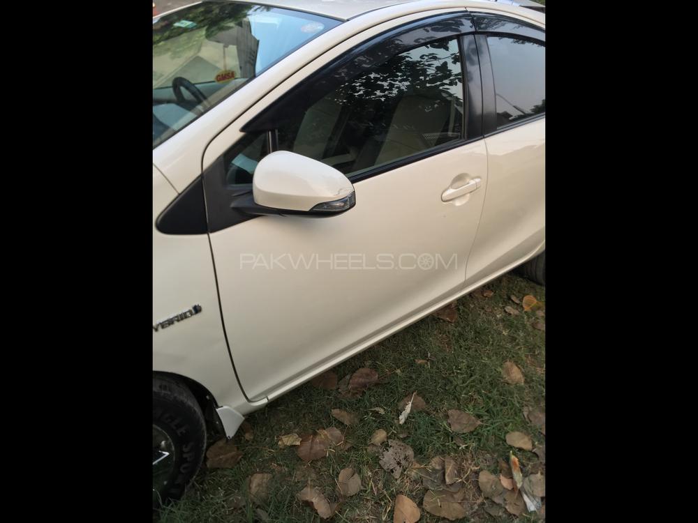 Toyota Aqua 2012 for Sale in Lahore Toyota Aqua 2012 for Sale in Lahore Image-9