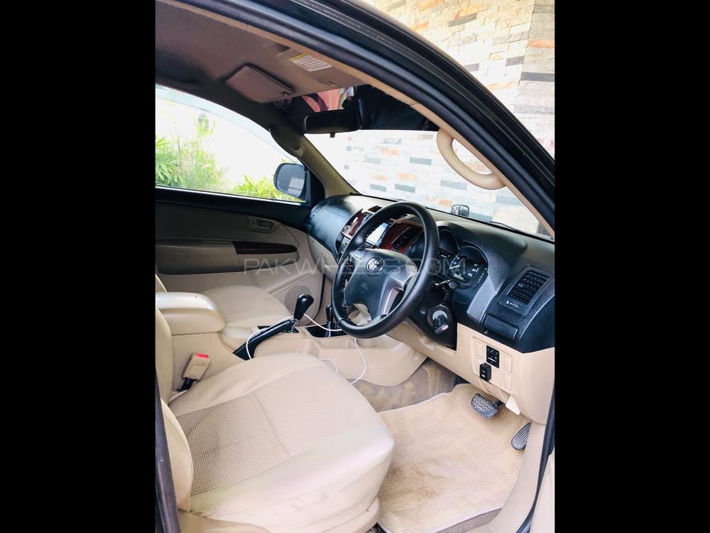 Toyota Hilux 2015 for Sale in Karachi Toyota Hilux 2015 for Sale in Karachi Image-13