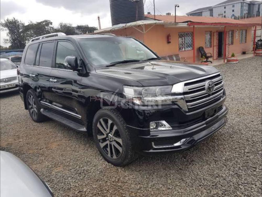 Toyota Land Cruiser 2016 for Sale in Lahore Toyota Land Cruiser 2016 for Sale in Lahore Image-2