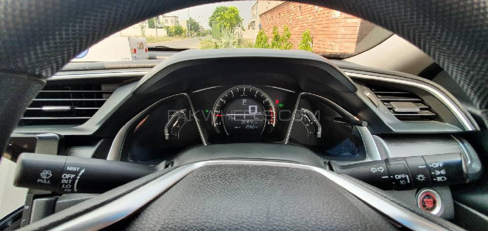 Honda Civic 2017 for Sale in Lahore Honda Civic 2017 for Sale in Lahore Image-9