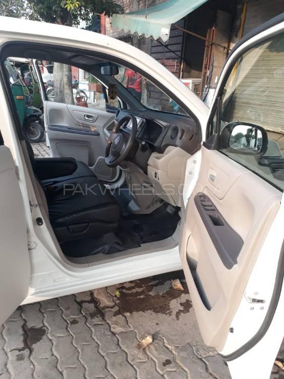 Honda N Wgn 2016 for Sale in Lahore Honda N Wgn 2016 for Sale in Lahore Image-8